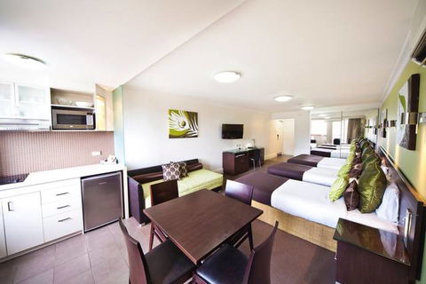 Hyde Park Inn - Hotel Accommodation 2