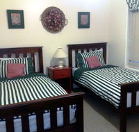 Jenoma Cottage - Hotel Accommodation