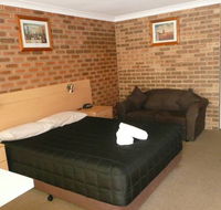 Jumbuck Motor Inn - Hotel Accommodation