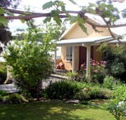 Kemeys Mountain Hideaway - Hotel Accommodation