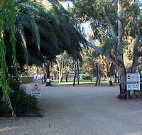 Kingston-On-Murray Caravan Park - Hotel Accommodation