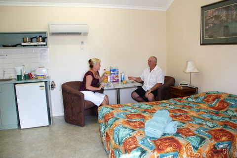 Kununurra Lakeside Resort - Hotel Accommodation 5