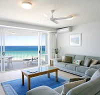 La Mer Sunshine Beachfront Apartments - Hotel Accommodation