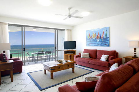 La Mer Sunshine Beachfront Apartments - Hotel Accommodation 2