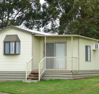 Lake Burrumbeet Caravan Park - Hotel Accommodation