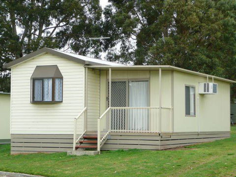 Lake Burrumbeet Caravan Park - Hotel Accommodation 0