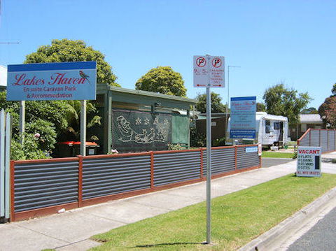 Lakes Haven Caravan Park - Hotel Accommodation 1