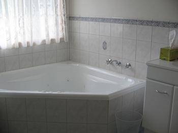 Macburn Self Contained Cottages, Dog Friendly - Hotel Accommodation 0