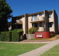 Manuka Park Serviced Apartments - Hotel Accommodation