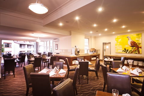 Mercure Canberra - Hotel Accommodation 2