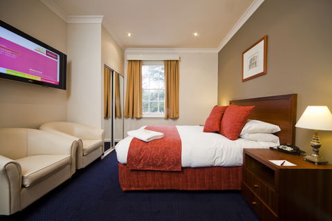 Mercure Canberra - Hotel Accommodation 7