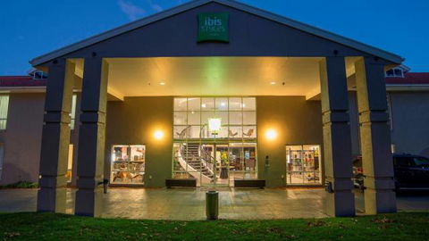 Ibis Styles Canberra - Hotel Accommodation 6