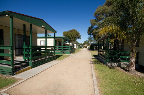 Echo Beach Tourist Park - Hotel Accommodation 3