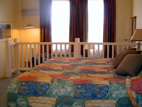 Monte Pio Motor Inn - Hotel Accommodation 2