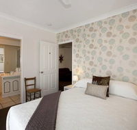 Mt Coolum Retreat 'A Bed  Breakfast' - Hotel Accommodation