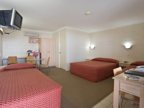 Nambour Lodge Motel - Hotel Accommodation 2