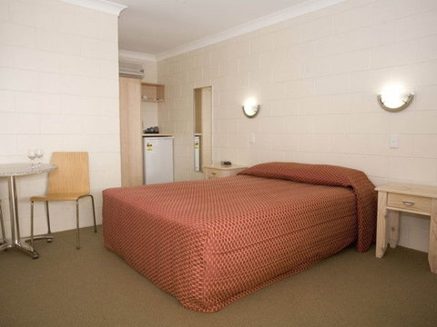 Nambour Lodge Motel - Hotel Accommodation 3