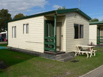 North Arm Tourist Park - Hotel Accommodation 2