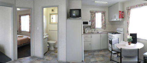 North Arm Tourist Park - Hotel Accommodation 4