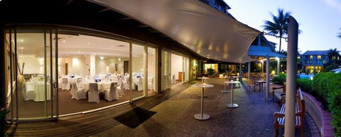 Novotel Cairns Oasis Resort - Hotel Accommodation 3