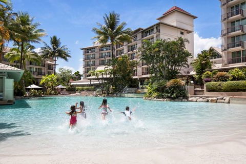 Novotel Cairns Oasis Resort - Hotel Accommodation 10