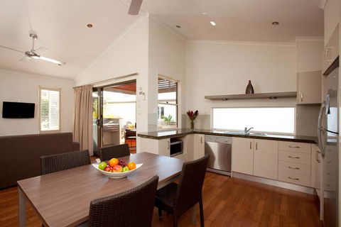 NRMA Treasure Island Holiday Park - Hotel Accommodation 2