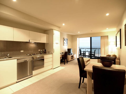 Oaks Plaza Pier - Hotel Accommodation 0
