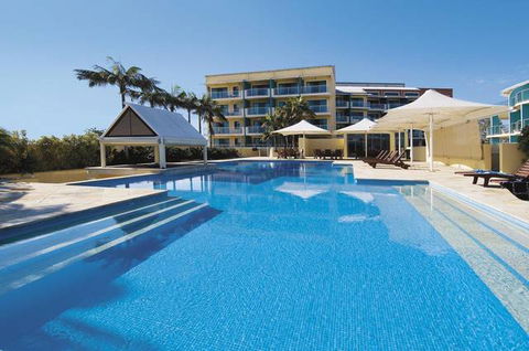 Oaks Waterfront Resort - Hotel Accommodation 1