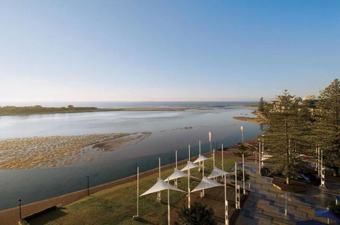 Oaks Waterfront Resort - Hotel Accommodation 4