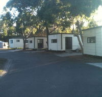 Pakenham Caravan Park - Hotel Accommodation