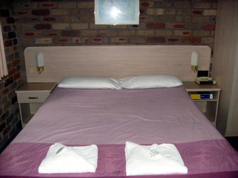 Palm Court Motel - Hotel Accommodation 2