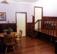 Pemberton Old Picture Theatre Holiday Apts - Hotel Accommodation