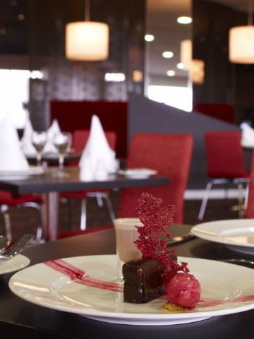 Quality Hotel Tabcorp Park - Hotel Accommodation 1