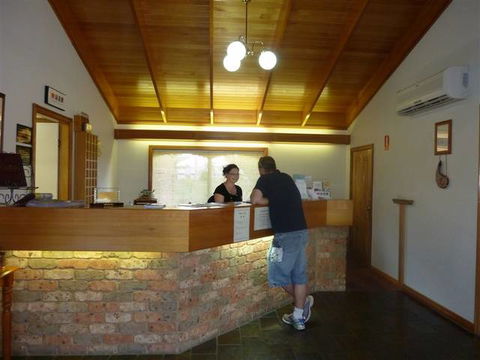 Quality Inn Carriage House - Hotel Accommodation 6