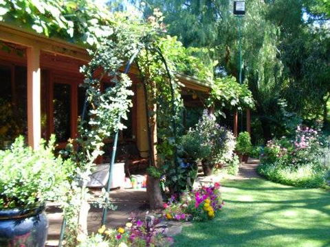 Rainforest Retreat Murray Bridge - Hotel Accommodation 4