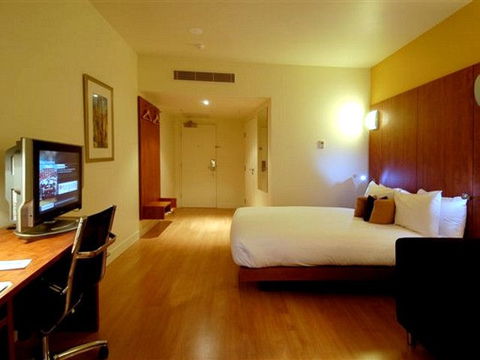 Ramada Encore - Hotel Accommodation 0