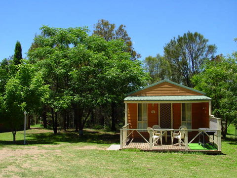 Sandy Hollow Tourist Park - Hotel Accommodation 0