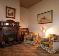 Sarah Jane Cottage - Hotel Accommodation