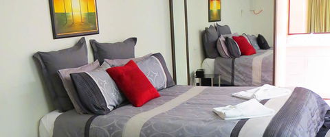 Sisleys Motel - Hotel Accommodation 4