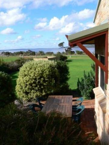 Spring Bay Villas - Hotel Accommodation 1