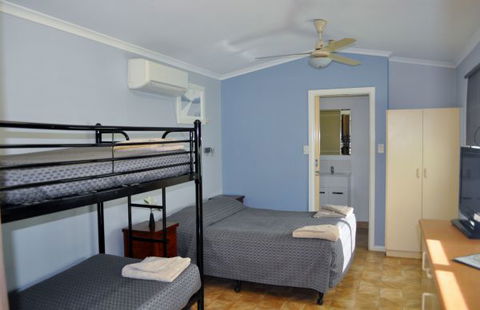 Daly Waters Historic Pub - Hotel Accommodation 9