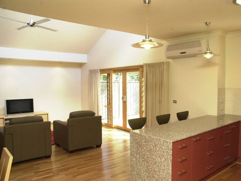 The Lakes Apartments - Hotel Accommodation 2