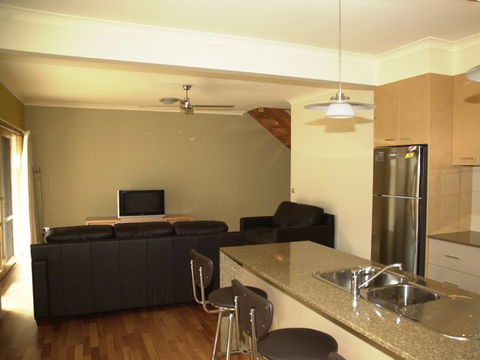 The Lakes Apartments - Hotel Accommodation 3