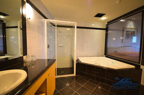 The Lakes Resort Hotel - Hotel Accommodation 1