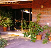 The Lookout Cave Underground Motel - Hotel Accommodation