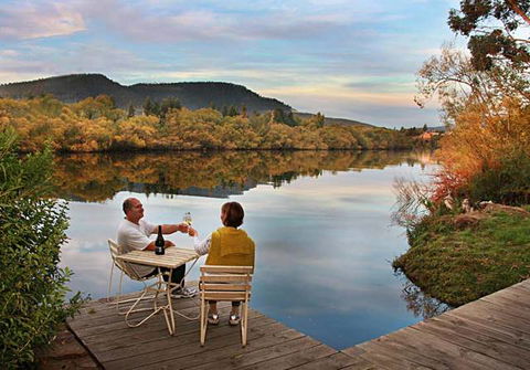 The Shingles Riverside Cottages - Hotel Accommodation 2