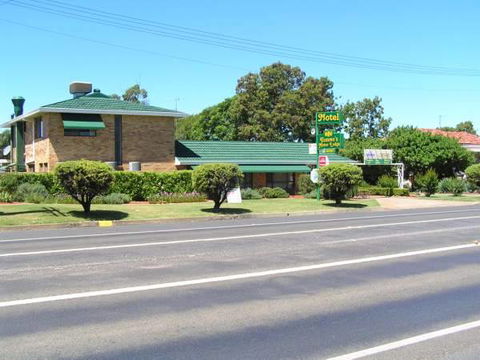 Tommos Motor Lodge - Hotel Accommodation 0