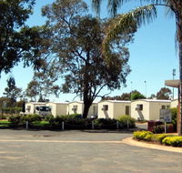 West Wyalong Caravan Park - Hotel Accommodation