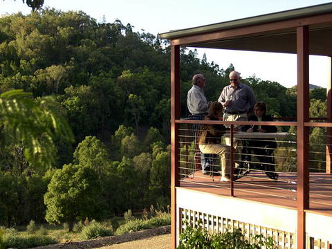 Wombadah - Hotel Accommodation 2