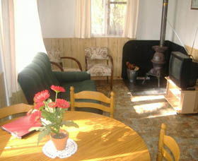 Gum Grove Chalets - Hotel Accommodation 3